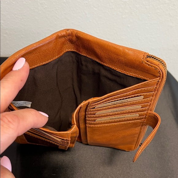 Vilenca Holland | Cognac Leather Wallet - Picture 11 of 14
